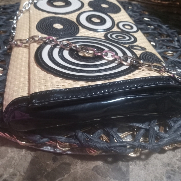 COLE HAAN Vintage Woven natural Pixie straw black patent leather trim Clutch - Picture 4 of 10